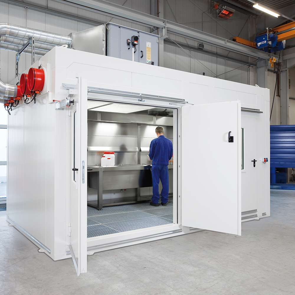 Transfer workstation in the container