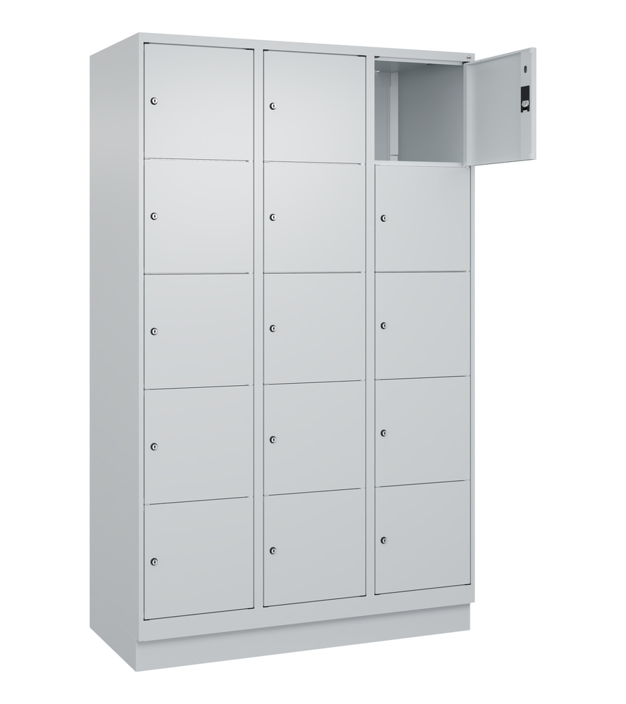 image: C+P lockerkast Cabo, 5 vakken boven elkaar, 1200 x 500 x 1950 mm, grijs, met voet